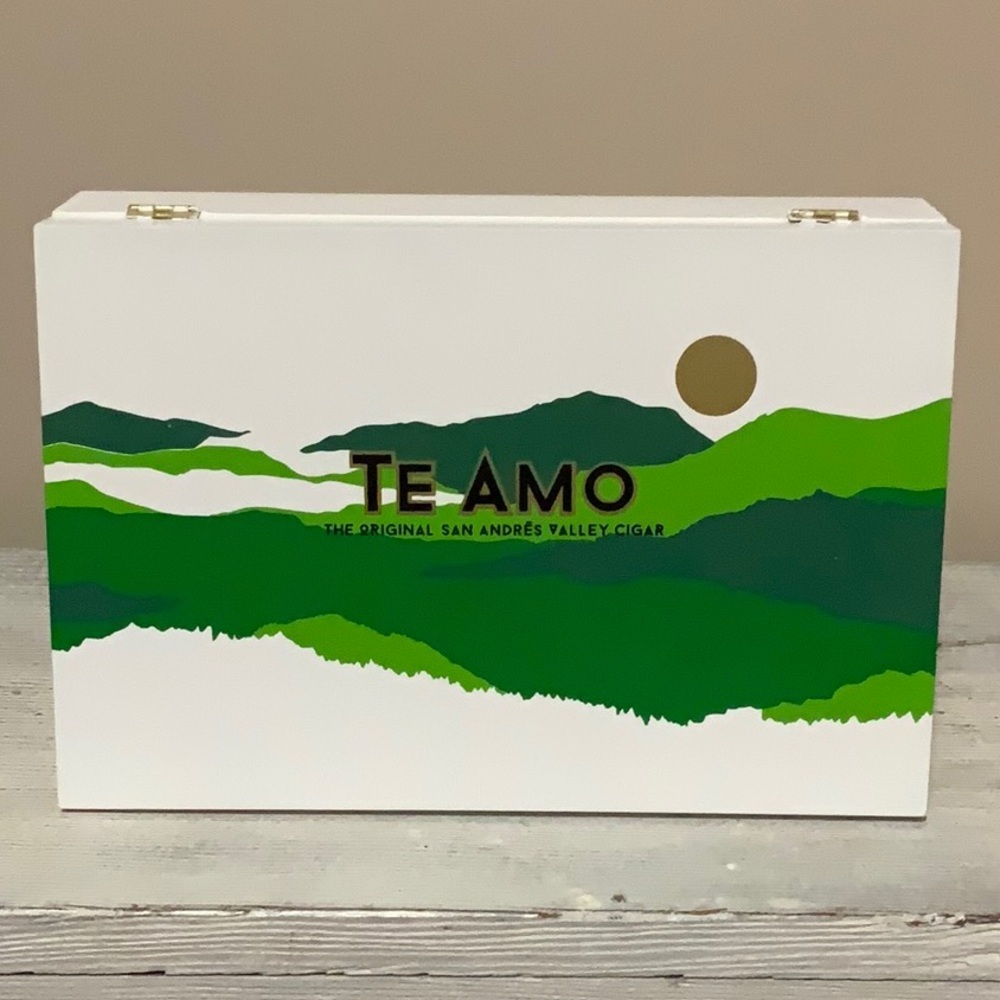 Te Amo Graphic Print Wood Cigar Box (10.125" x 6.75")